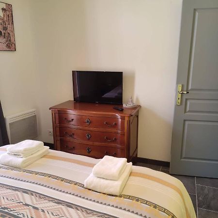 Appartement Violette La Guerche-sur-l'Aubois Zewnętrze zdjęcie
